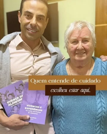 Quem entende de cuidado escolheu estar aqui — hóspede e familiar com o livro sobre Alzheimer